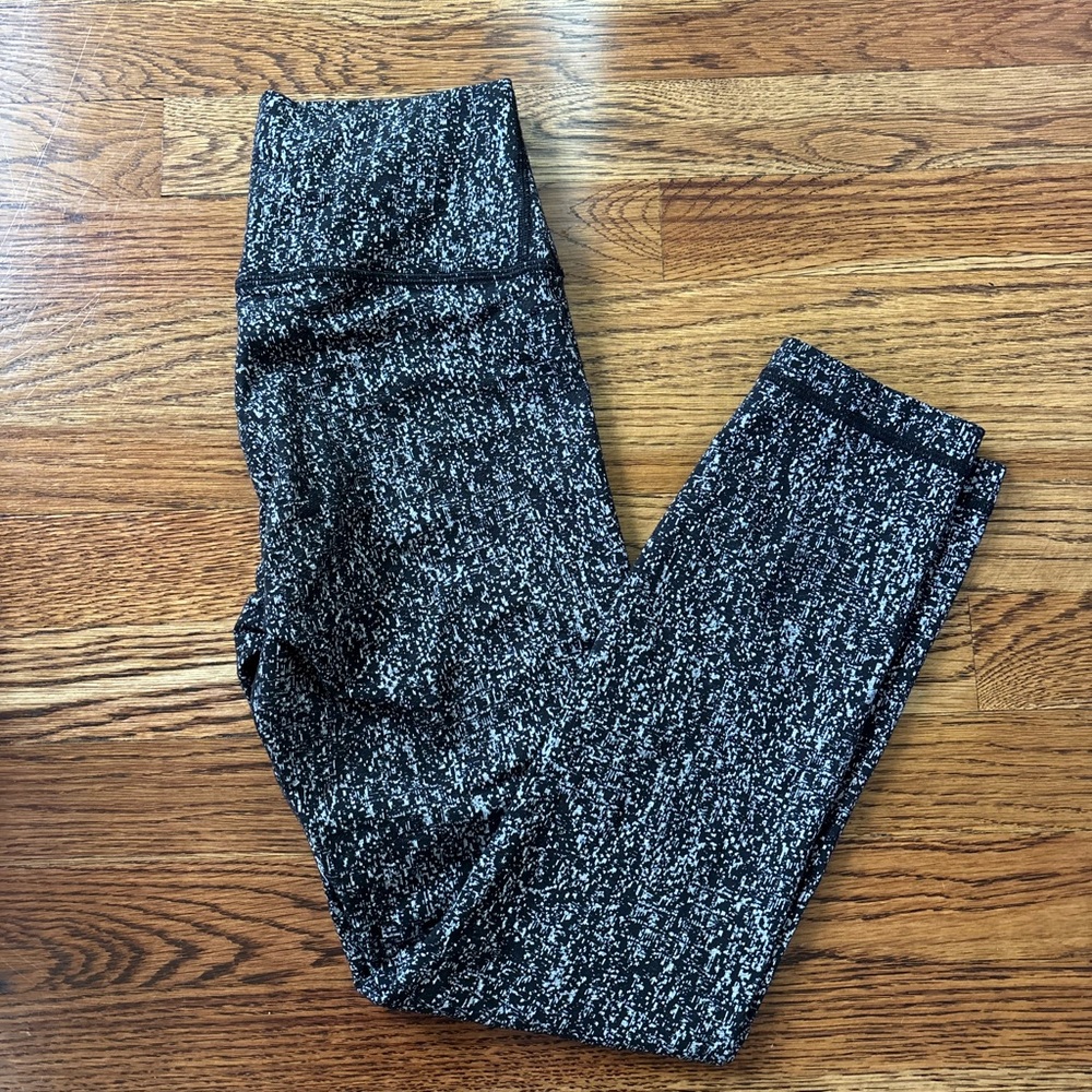 Lululemon size 4 black and White Patterned Leggings